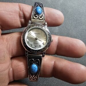 Varsales Ladies Quartz Fashion Watch Silver Tone Faux Turquoise Working shows si
